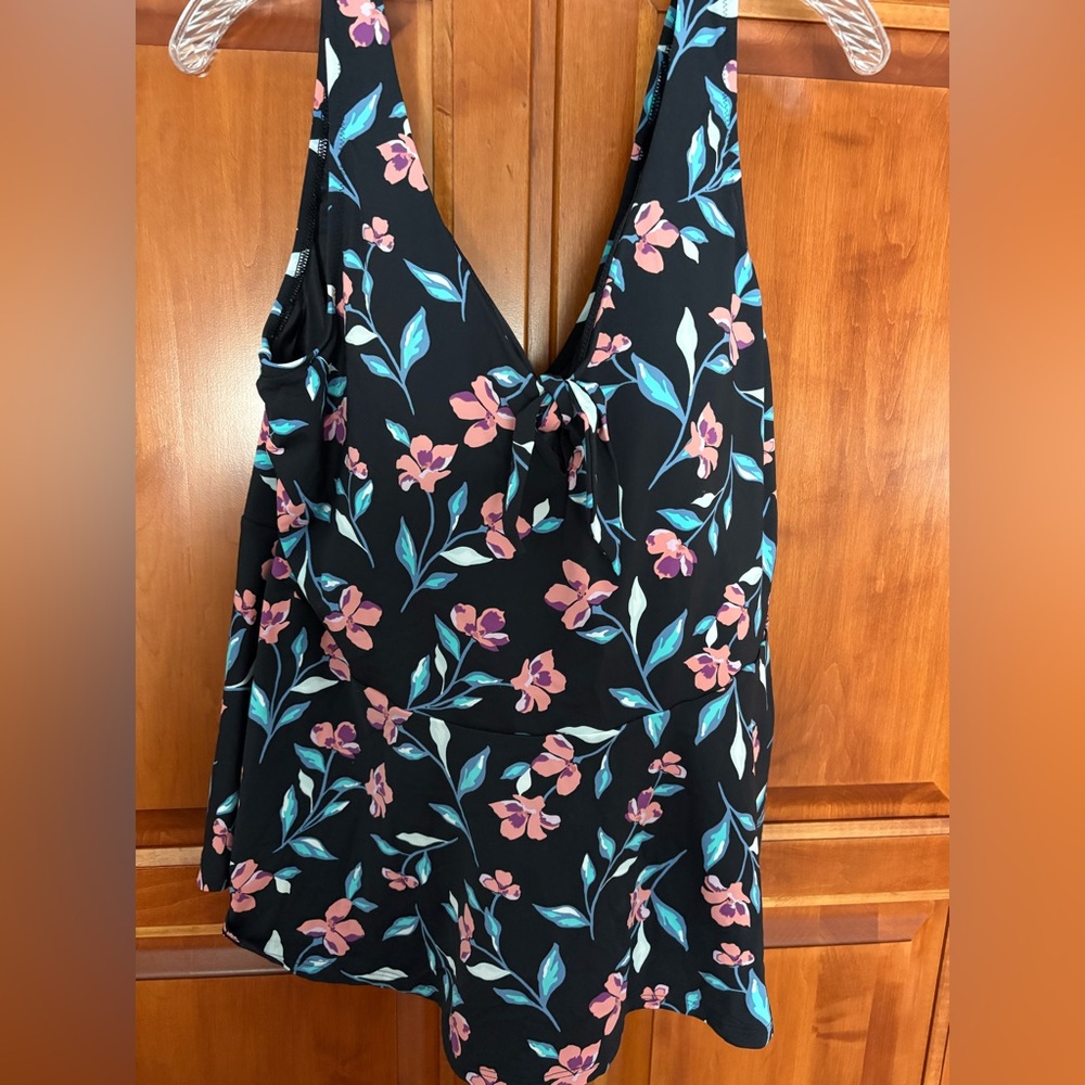 Lands' End Black Floral Tankini Bathing Suit Top Swim